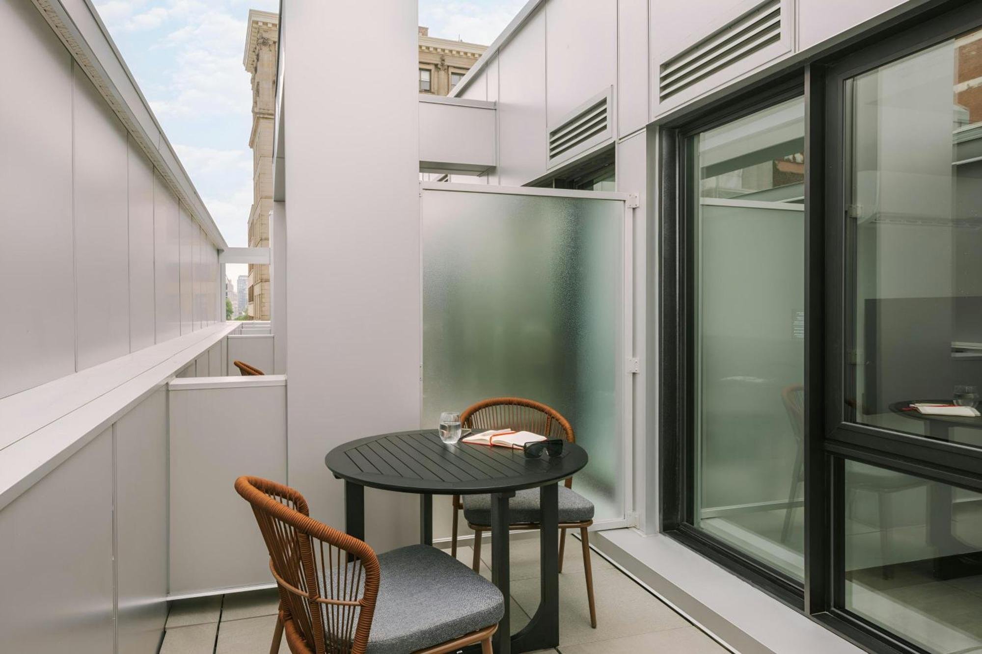 Sonder By Marriott Bonvoy Lambert Apartments Old Montreal Exterior photo
